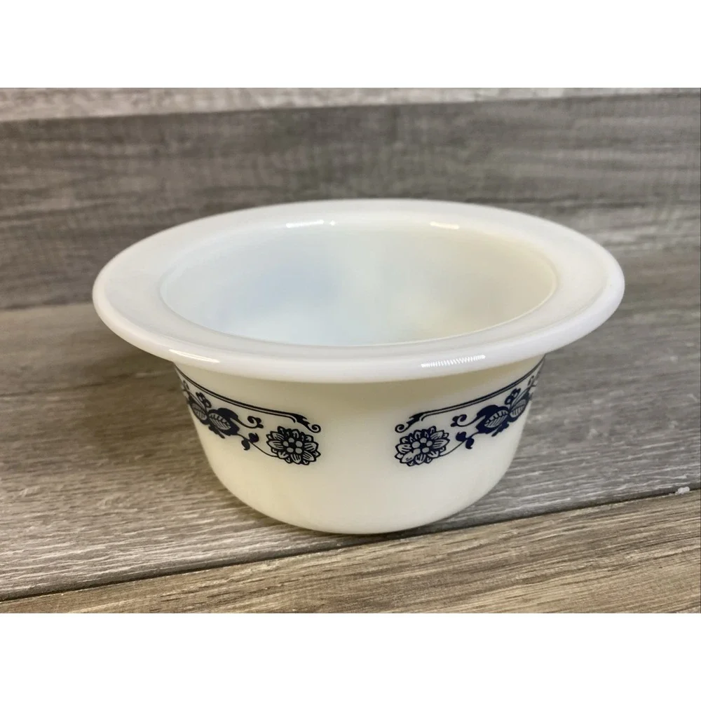 Pyrex Ramekin Custard Cup Unisex OS White Excellent Old Town Blue Floral Onion